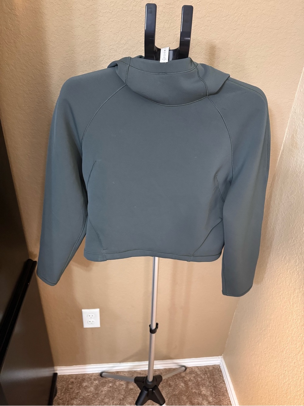 Lululemon AirWrap Pullover Hoodie | Size 4